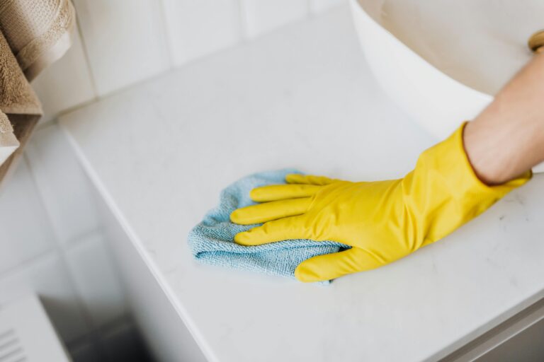 Top Microfiber Cleaning Cloths for Kitchen, Glass & More – 2025 Guide