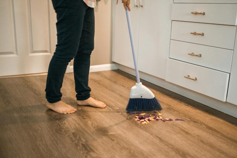 Best Brooms for Home Cleaning in 2025—Top-Rated Picks for Floors, Corners & Pet Hair