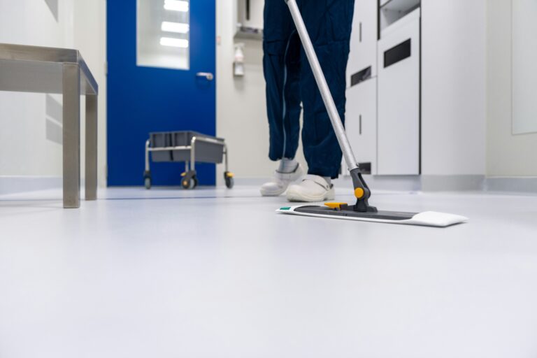 Best Floor Mops 2025—Easy, Effective & Budget-Friendly